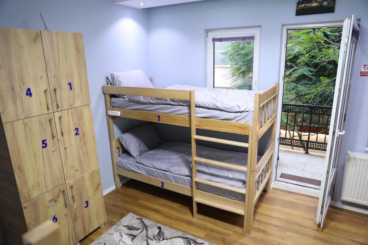 City Park Hostel Pristina Eksteriør bilde