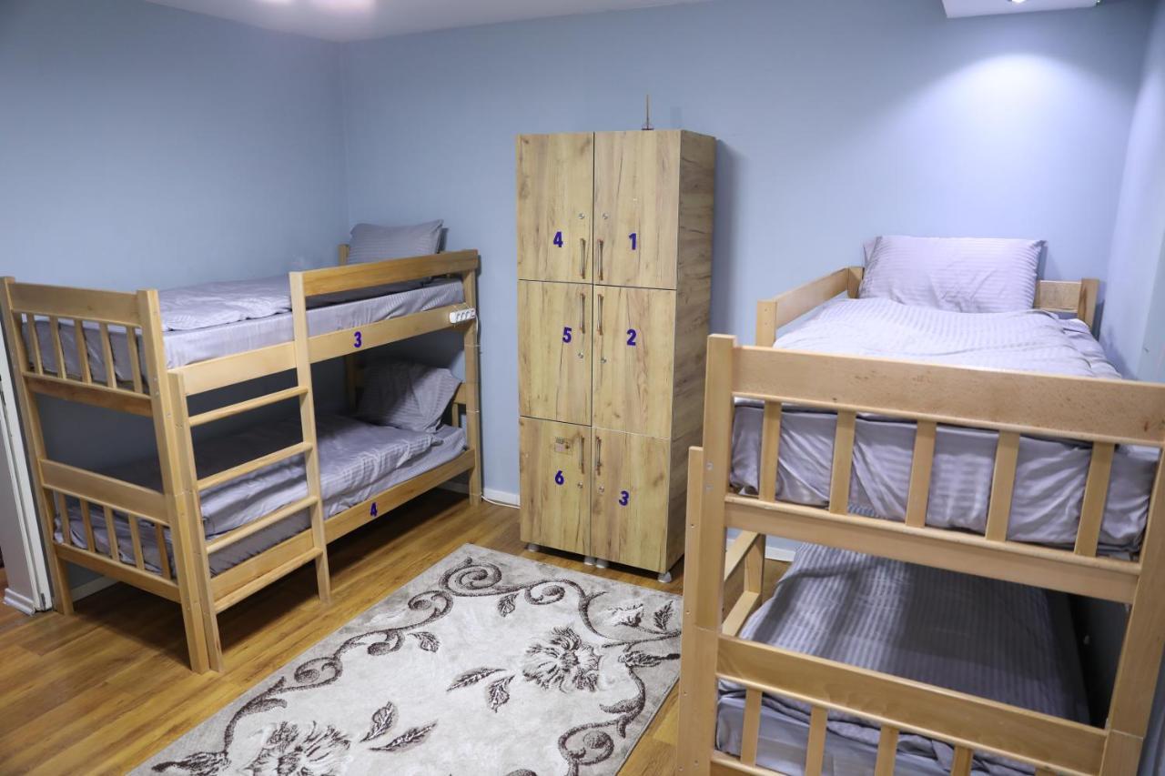 City Park Hostel Pristina Eksteriør bilde