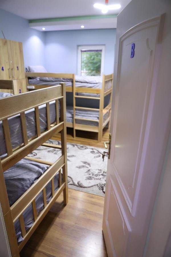 City Park Hostel Pristina Eksteriør bilde