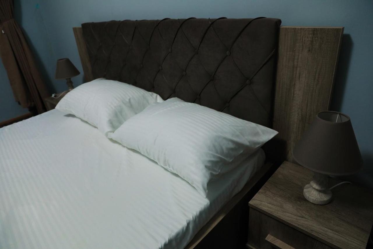 City Park Hostel Pristina Eksteriør bilde