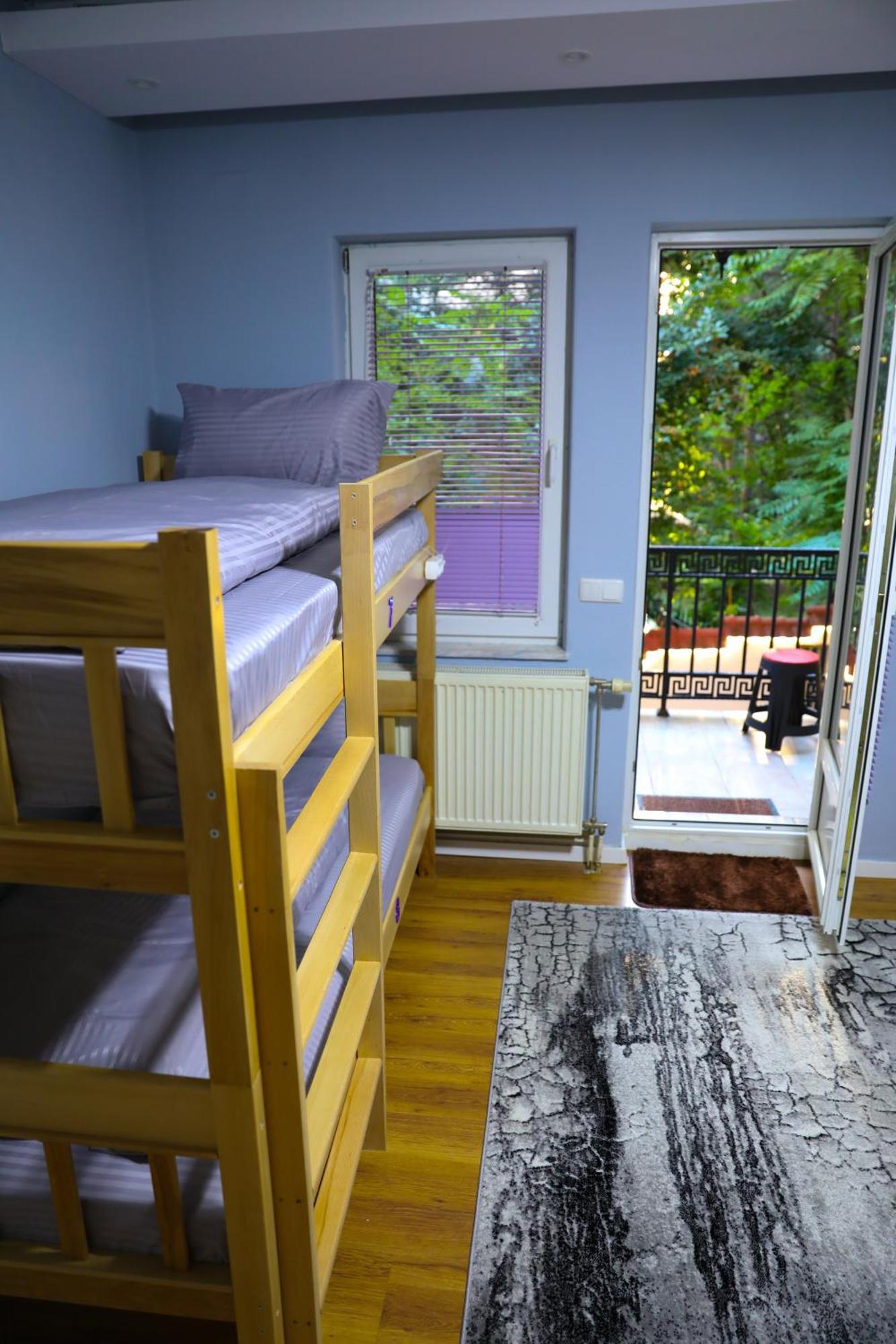 City Park Hostel Pristina Eksteriør bilde