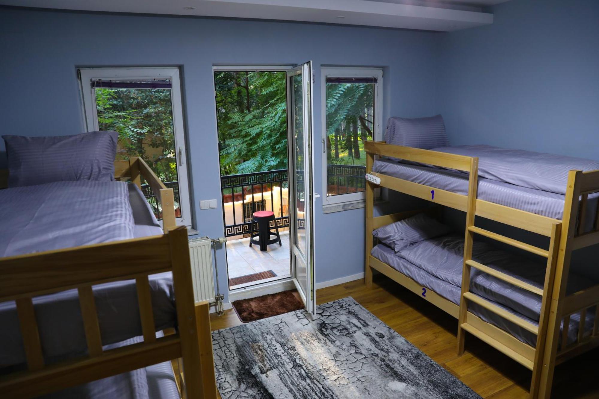 City Park Hostel Pristina Eksteriør bilde